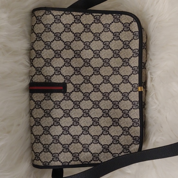 Authentic Vintage Gucci Interlocking GG Monogram Supreme Sherry Web Messenger - Picture 3 of 10